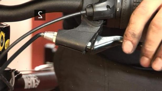 Hoe maak je een fiets remkabel wijzigen. Verkrijgen van de juiste kabel.