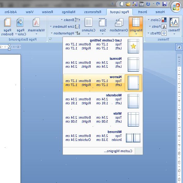 Hoe maak je een brochure in Microsoft Word 2007 te maken. Open een nieuw document in Microsoft Word.